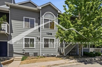 Building Photo - Awesome Townhome in Arvada
