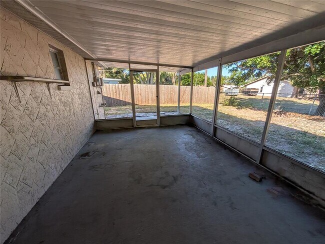 Building Photo - 5015 Overton Dr