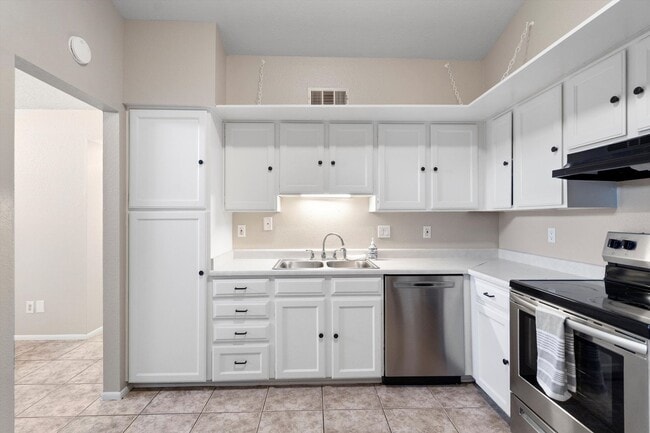 Building Photo - 3 Bedroom 2 Bathroom in Mesa