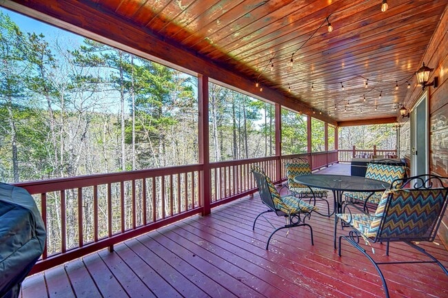 Building Photo - 329 Arrowood Pointe