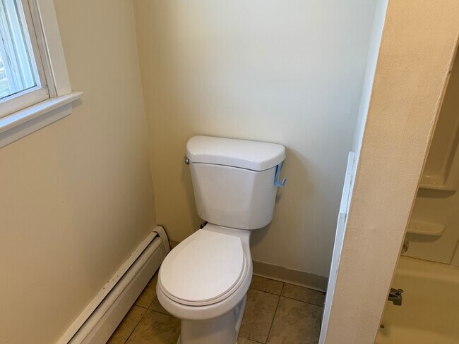 Building Photo - Briarwood 6