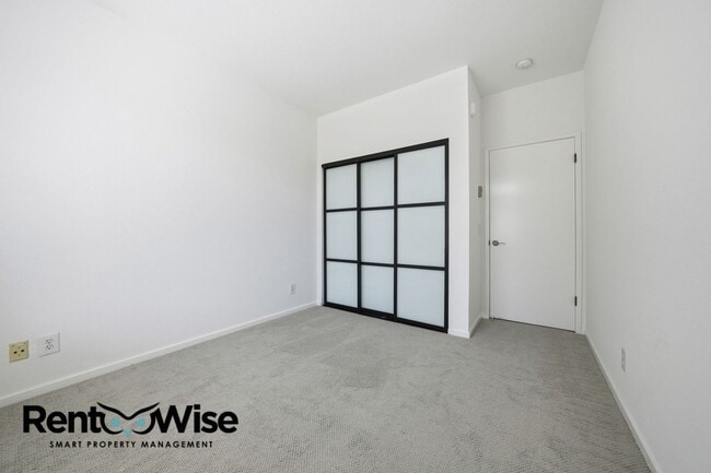 Building Photo - 2060 Sutter St