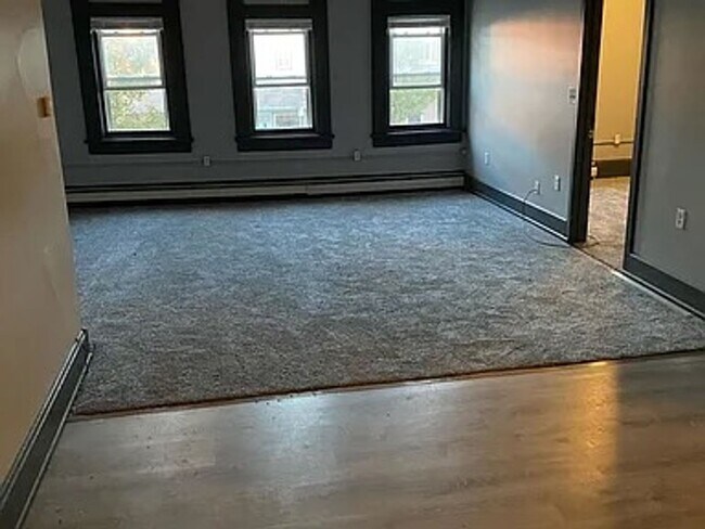 Building Photo - 317 S Clinton Ave