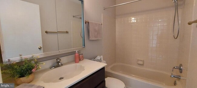 Building Photo - 426B Willow Turn