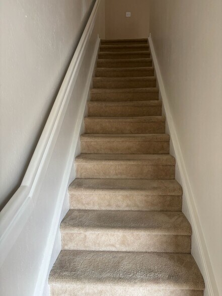 Building Photo - 3642 Pine Oak Cir