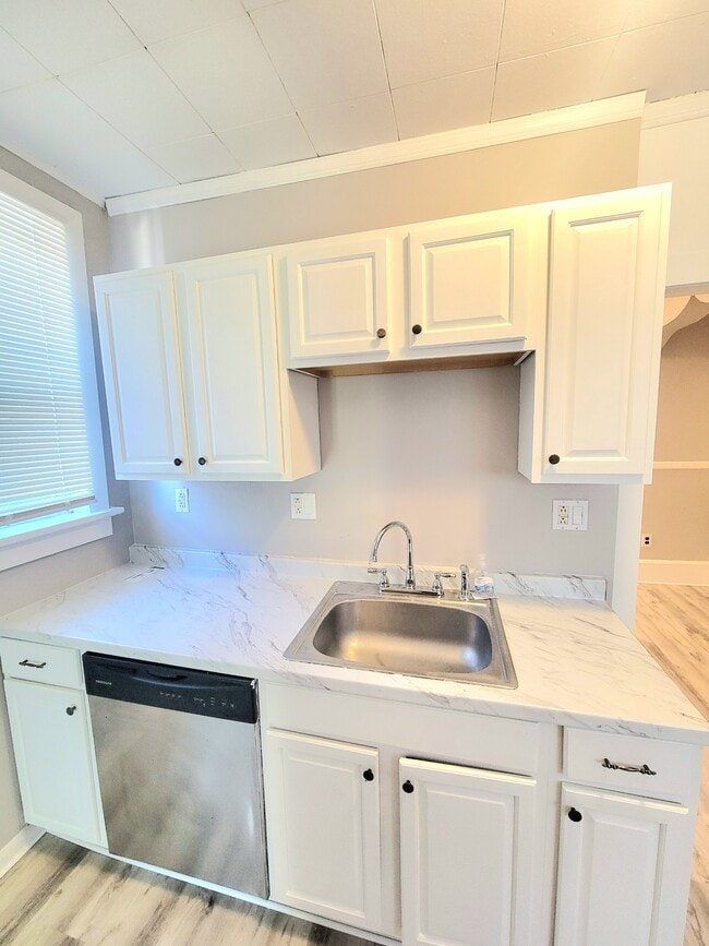 Building Photo - 602 Powell St