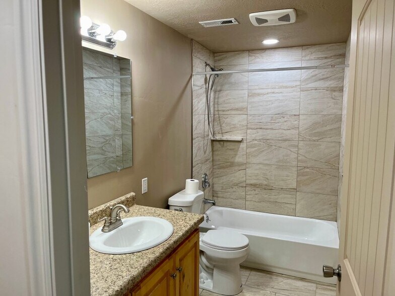 Building Photo - 2658 S 8850 W