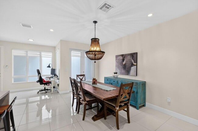 Building Photo - 6461 NW 103rd Psge
