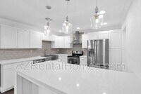 Building Photo - 621 W Plata Ave