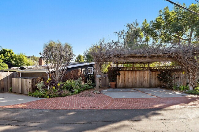 Building Photo - Bluebird Canyon Hidden Gem