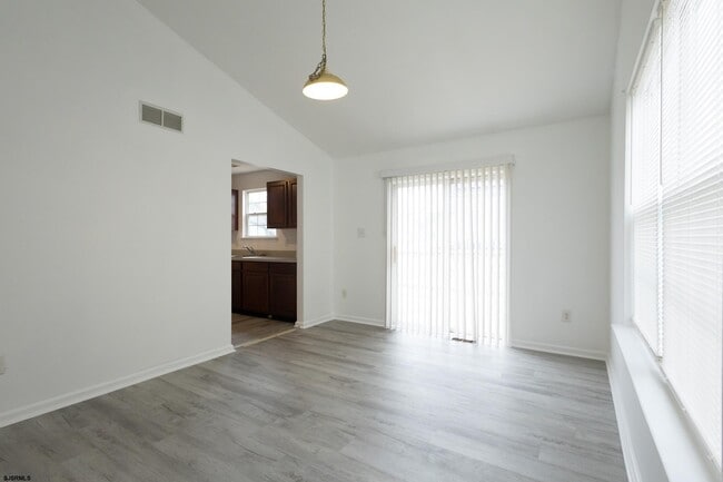 Building Photo - 4 Millard Ave