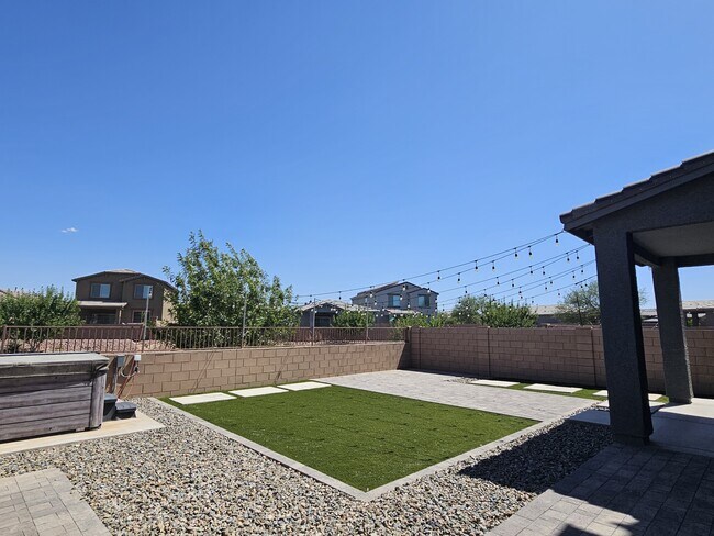 Building Photo - 10679 W Golson Dr