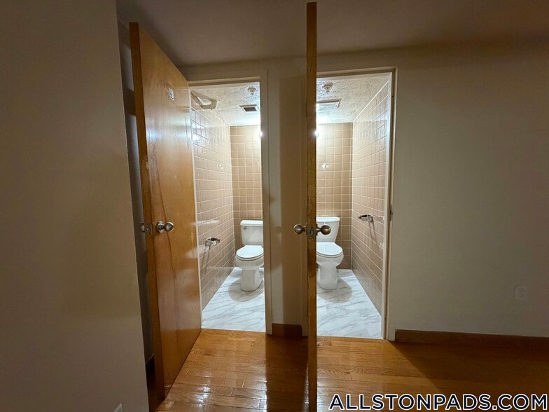 Building Photo - 1110 Commonwealth Ave