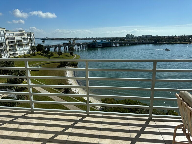 Building Photo - 7882 Sailboat Key Blvd S