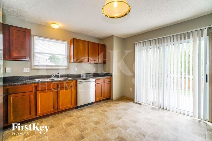 Building Photo - 5911 Epernay Way