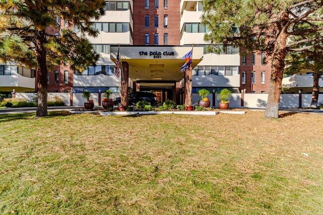 Building Photo - Three Bed / Two bath at Cherry Creek at the Polo Club Condominiums