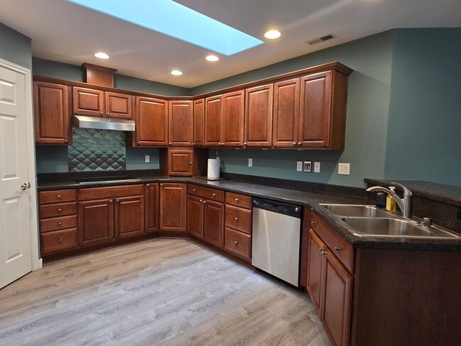Building Photo - Hoquiam - 2 bedroom, 2 bath home for RENT!