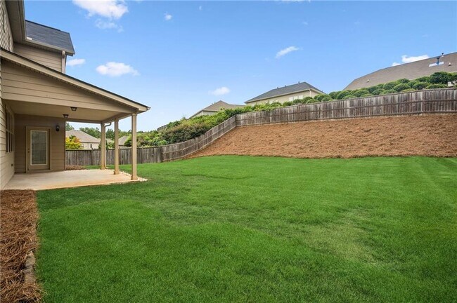 Building Photo - 5180 Mirror Lake Dr