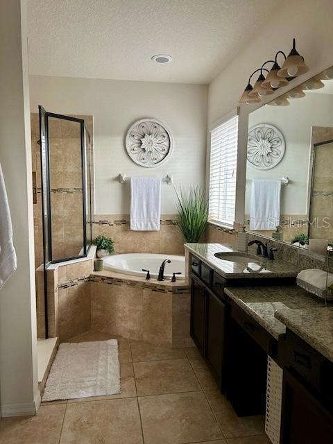 Building Photo - 8818 Tropical Palm Dr