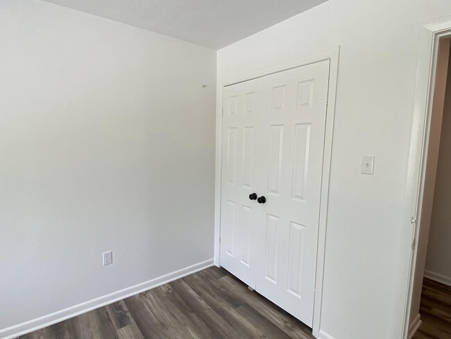 Building Photo - 1912 Dave Ward Dr