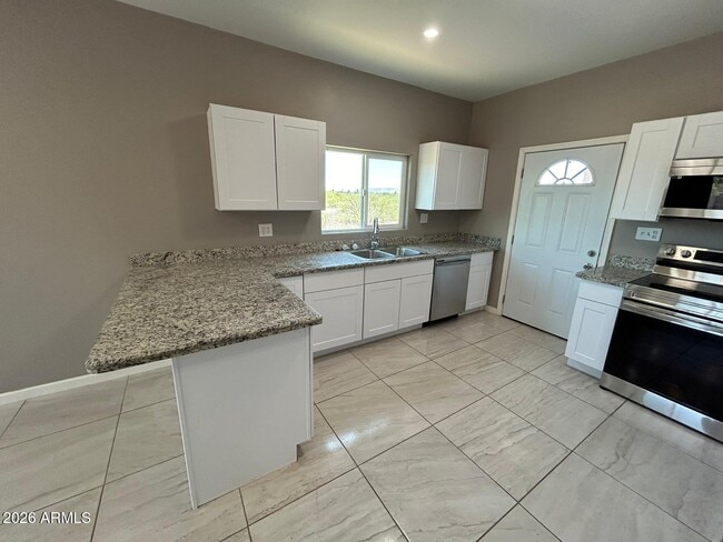 Building Photo - 2742 N Washington Ave