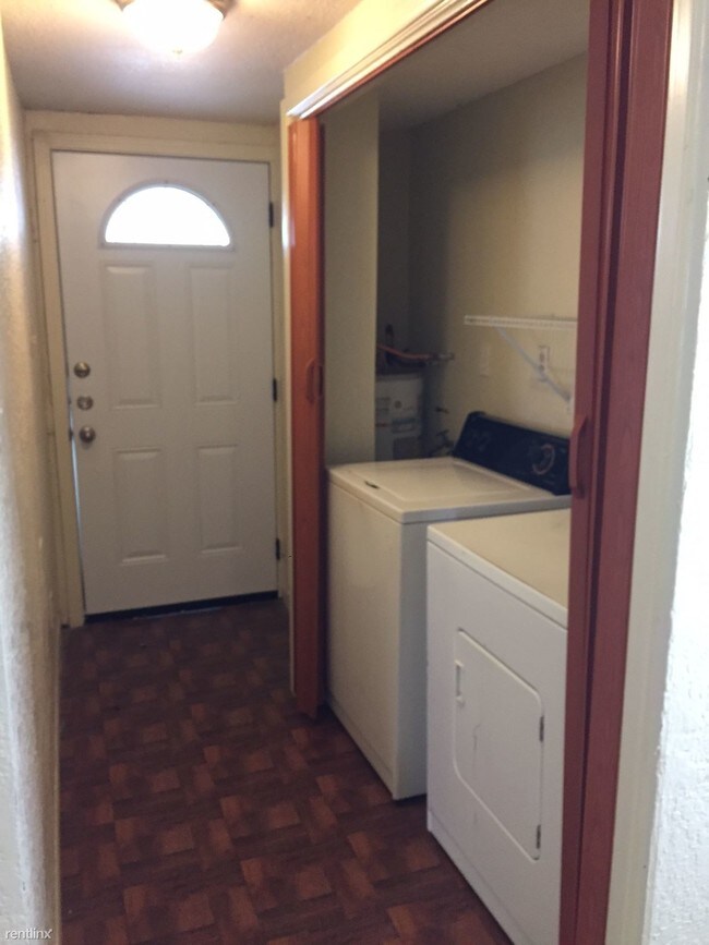 Building Photo - 3 br, 1 bath House - 4501 Aspen St