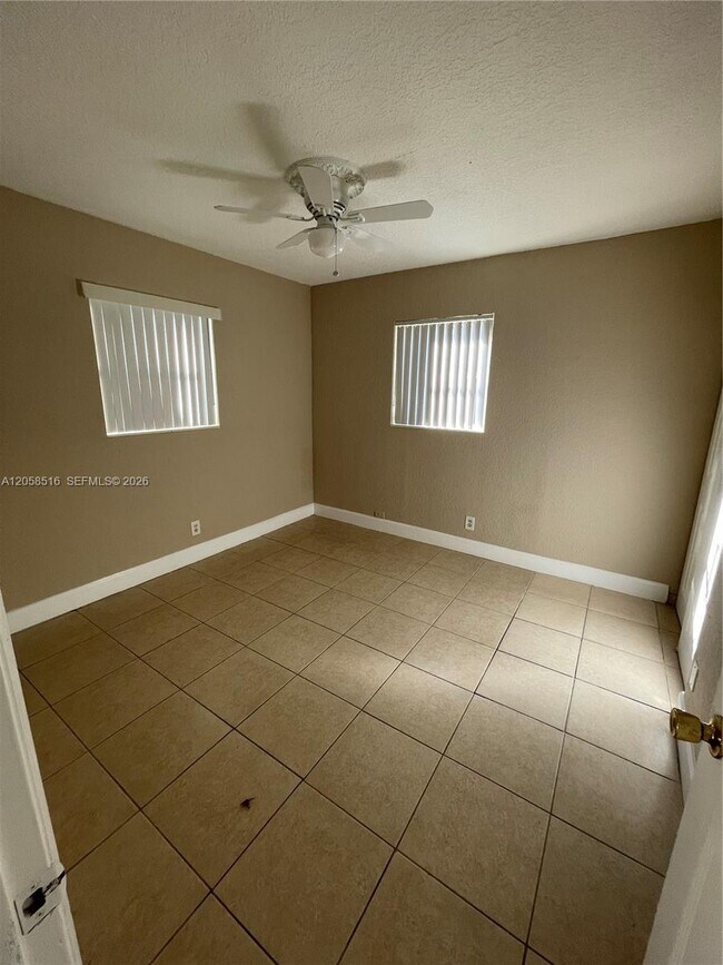 Building Photo - 1810 SW 64th Terrace