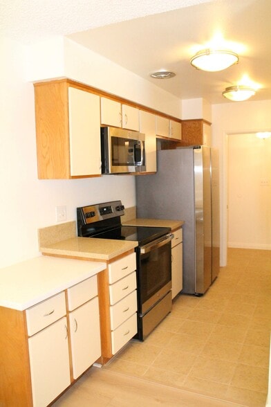 Building Photo - 4487 Colbath Ave