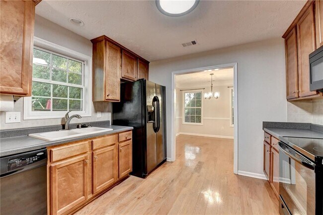 Building Photo - 310 Andrew Ridge Dr