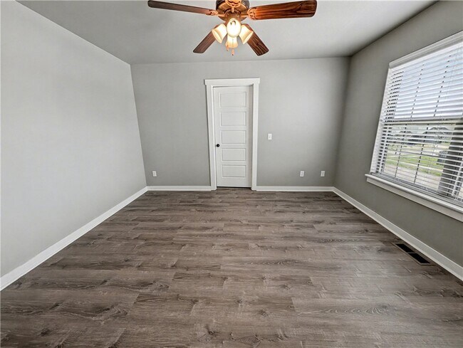 Building Photo - 396 N Torc Ln