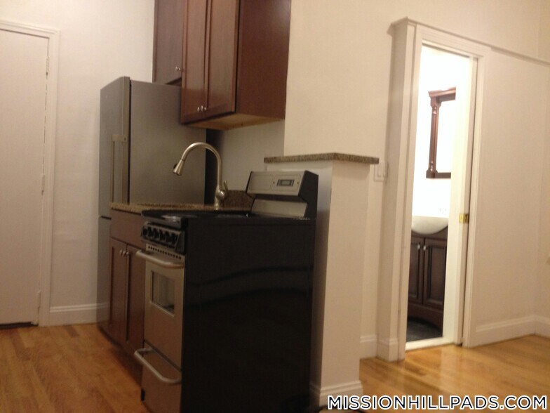 Building Photo - 28 S Huntington Ave