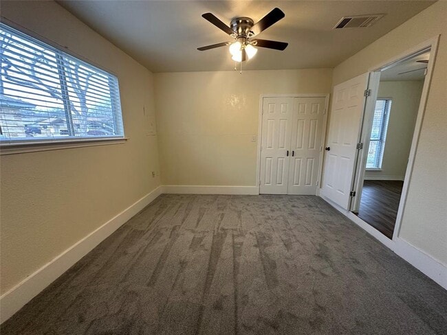 Building Photo - 204 Thompson St