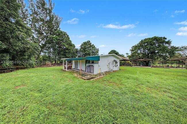 Building Photo - 15365 SW 206th Ave