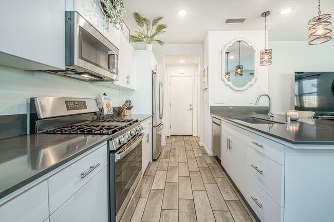Building Photo - Stunning Clovis Home!