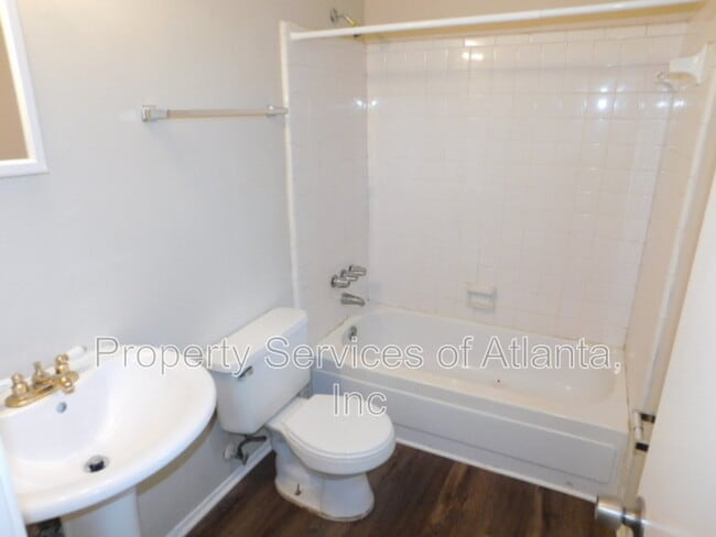 Building Photo - 1775 Petite Ln