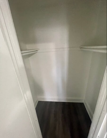 Building Photo - 806 8th St