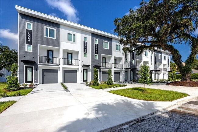 Building Photo - 1520 N Pierce St