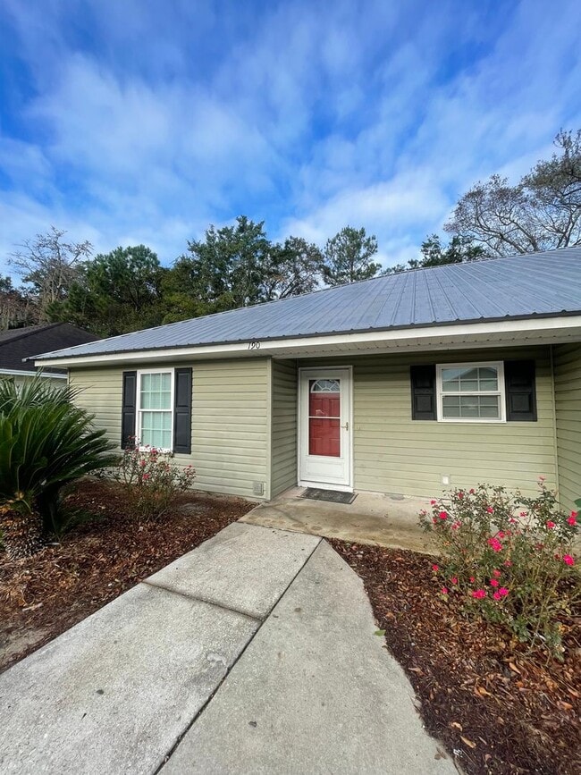 Primary Photo - 190 Leeswood Cir
