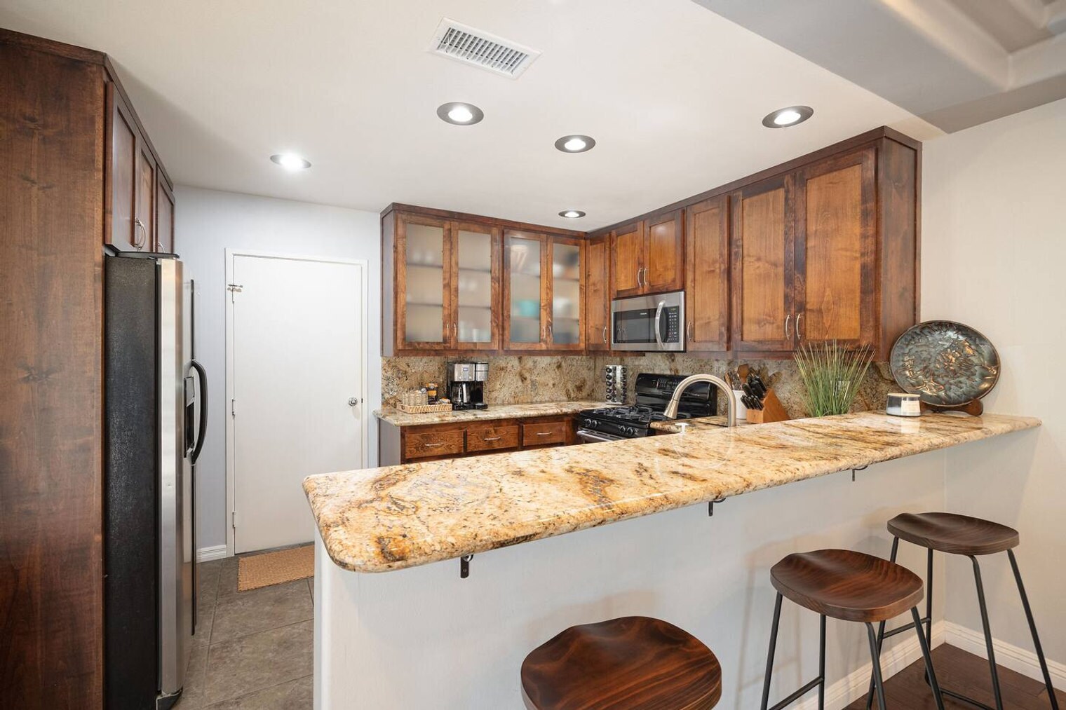 Building Photo - 1079 Sapphire St