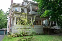 Building Photo - 689 Allen St