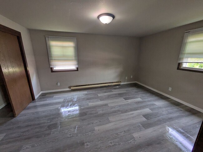 Building Photo - 1405 S Norwood Ave