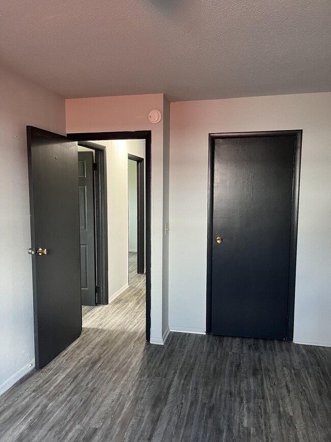 Building Photo - 1306 Cleveland-