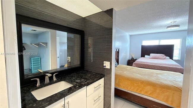 Building Photo - 12500 SW 5th Ct