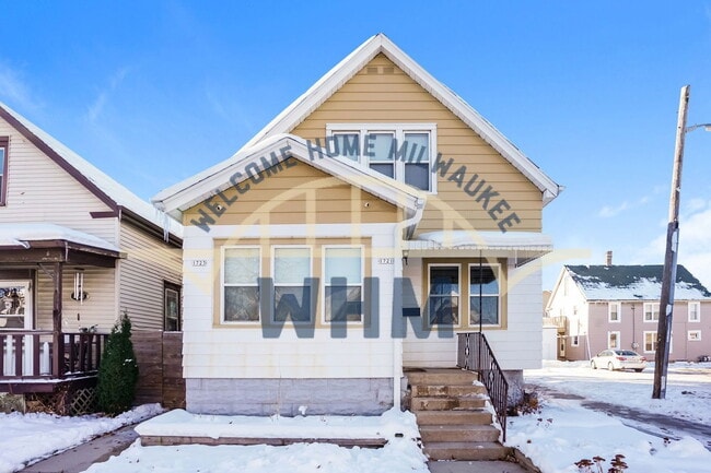 Building Photo - 1721 S 72nd St