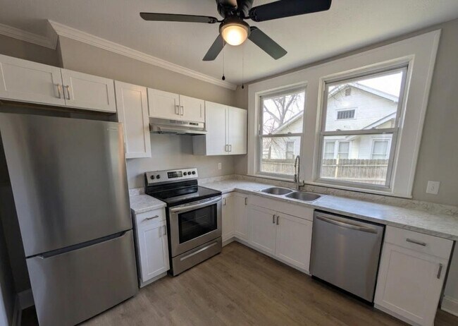 Building Photo - 1522 Buncombe Rd