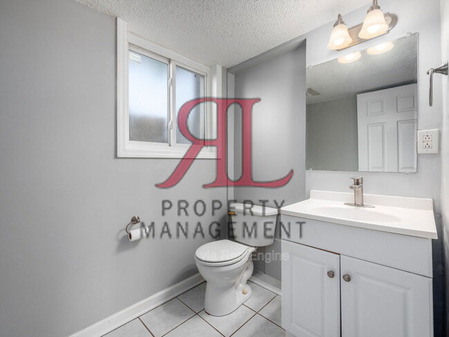 Building Photo - 3102 Elmreeb Dr