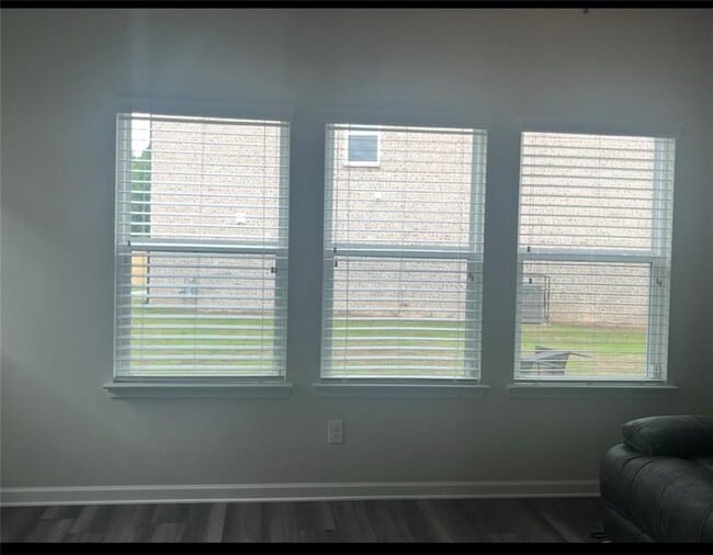 Building Photo - 6900 Newcastle Ct