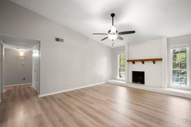 Building Photo - 4159 Steck Ave