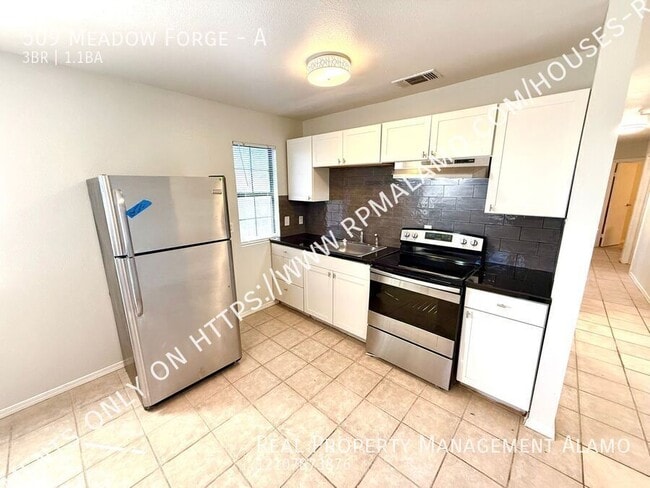 Building Photo - 509 Meadow Forge