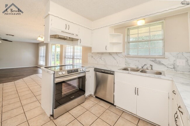 Building Photo - 1118 Crescent Ln